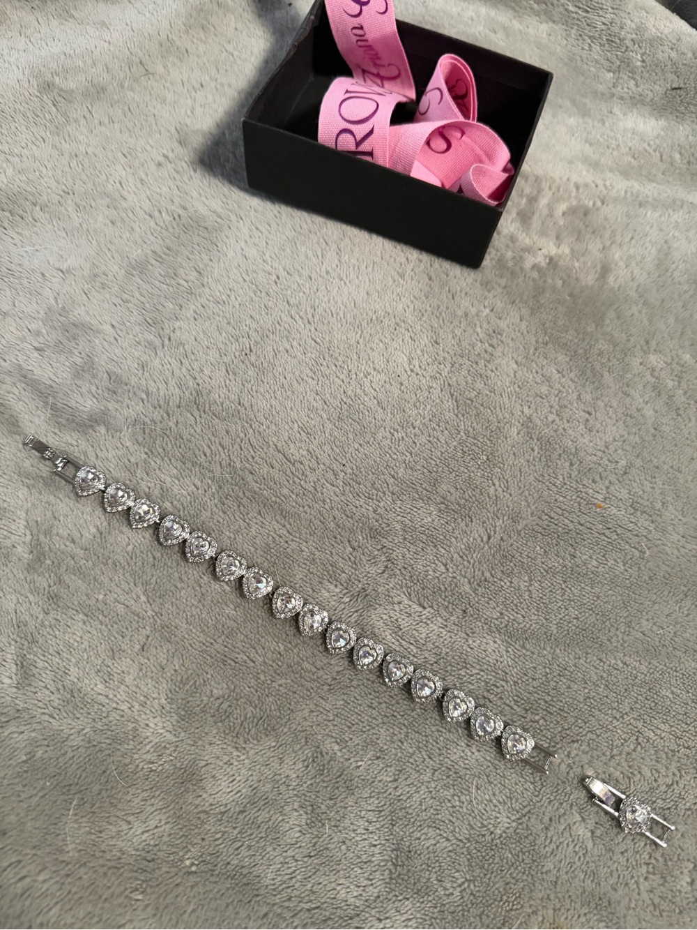 Swarovski Heart Bracelet, discontinued on official website ( brand new )